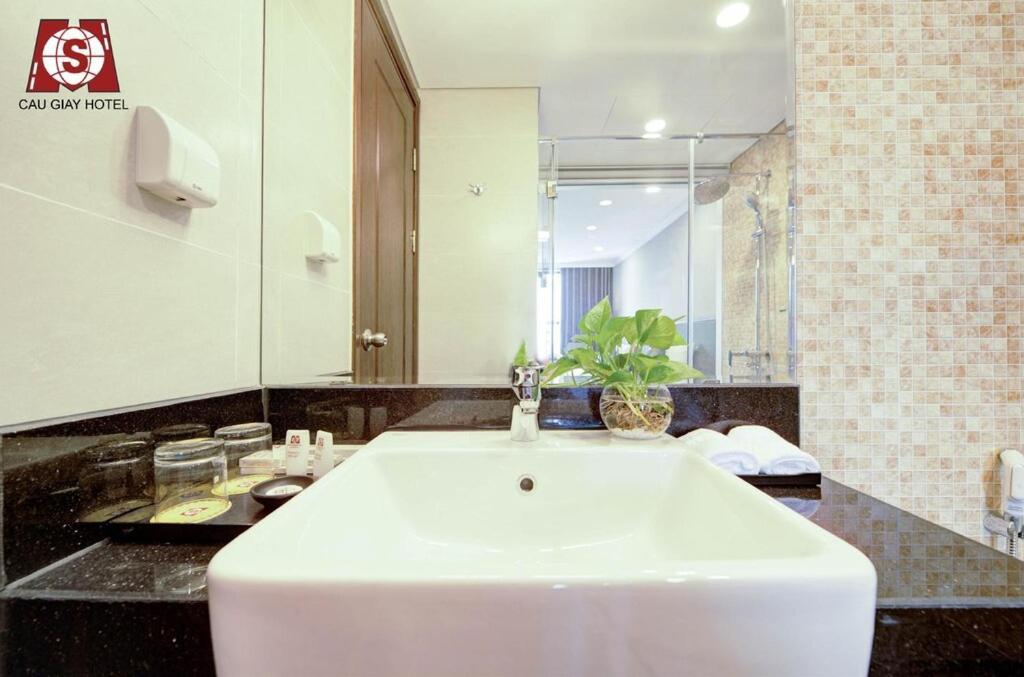 Cau Giay Hotel - By Bay Luxury ฮานอย ภายนอก รูปภาพ